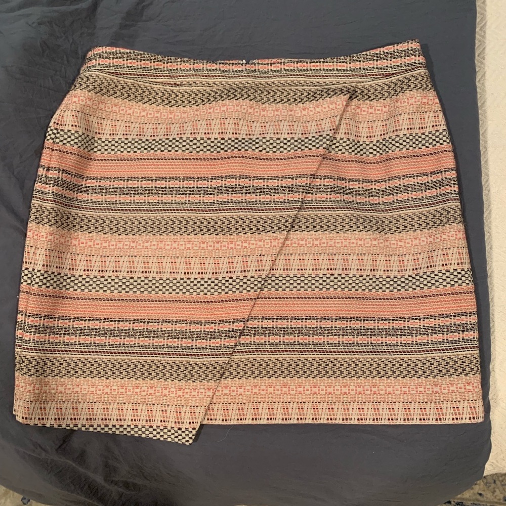 Like new faux wrap skirt 💕